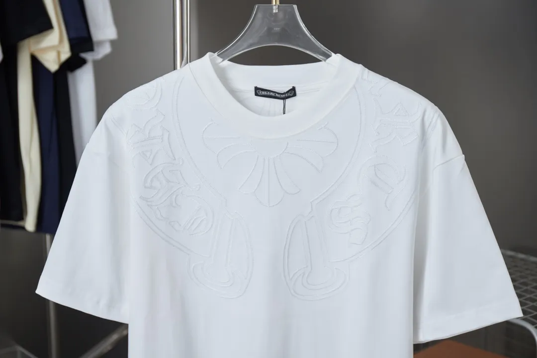 🅿️200 Ch*ome Hearte 25SS early spring new model, hollow embroidered collar and short sleeves with heart, light luxury, essential item for daily commuting for men and women, correct version, welcome to compare, detailed features · 320g 100% pure cotton double yarn jersey fabric · Custom dyed in the same vat, special thickened 32 count double-ply 1X1 thread · Imported Tajima machine embroidery hollow embroidered heart pattern · Garment wash · Double-needle sewing and cross-seam technology · Original main mark, washed tag, brand moisture-proof paper packaging Color: black/white Size: S/M/L/XL